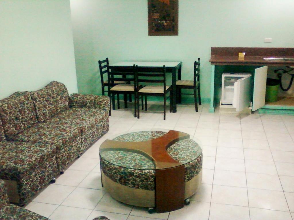 Oyo 765 Ibay Zion Hotel Baguio City Room photo